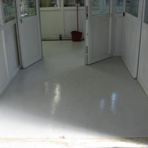 area di passaggio da magazzino a produzione 
