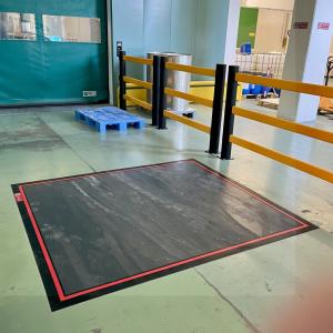lateral protection for contamination control mat PEDESTRIAN_PROTECTION